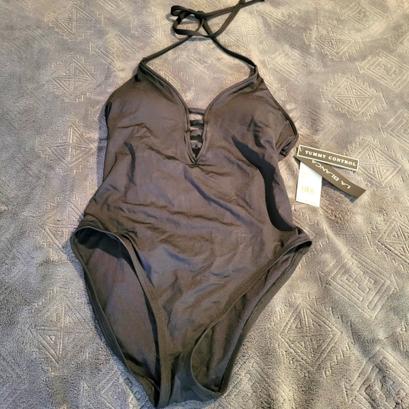 La Blanca Swim Nwt La Blanca Black One Piece Tummy Control Swimsuit Cagey Criss Cross Detail